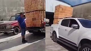 video Normálne vezmem tie tehly na pick-upe! (mozgonaut v akcii)