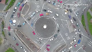 video „Magický kruhový objazd” v anglickom meste Swindon obsahuje 7 kruhových objazdov