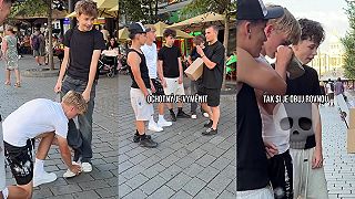 Mladému gayovi dal zadarmo značkovú obuv. Twink
