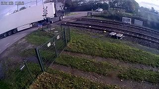 video A opäť jeden mozgový atlét za volantom kamiónu