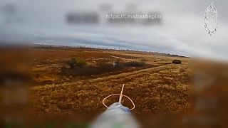 Roj ruských dronov zničil ukrajinské obrnené vozidlá