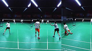 Tréningová štvorhra profi hráčov bedmintonu