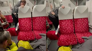 video Medzi Bratislavou a Pezinkom sa zrazili 2 vlaky, hlásia minimálne 20 zranených