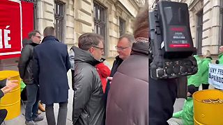 Ekologickí aktivisti blokujú vstup do ministerstva ŽP