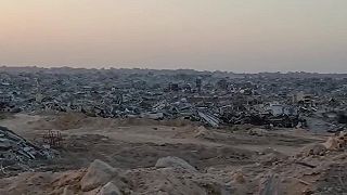 video Izrael rovnal Gazu so zemou, nezostalo z nej nič