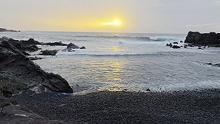 Západ slnka pri Atlantiku na Lanzarote 4k 10bit