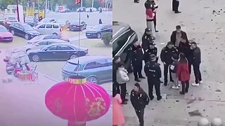 video Chlapec v Číne hodil do kanalizácie petardu, nasledovala mohutná explózia