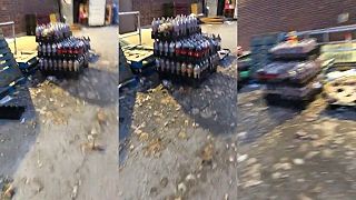 video Kto nechal tie nápoje vonku keď mrzne?