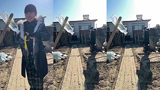 video Trafíš prakom kvapku vody?