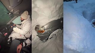 video Muž na Kamčatke musel k svojmu autu vykopať tunel, napadli tam metre snehu