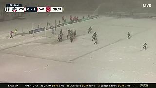 video Finále kanadskej futbalovej ligy sa odohralo v Ottawe počas sneženia v -8 ºC