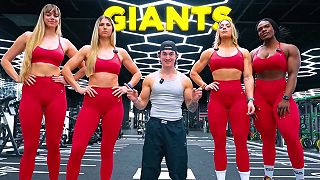 video Kto je silnejší, obryne, či nabúchaní trpaslíci?