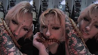 video Okrem piercingov miluje aj svoju Scolopendru