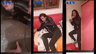 Jarka vyhodila televízor oknom von mama sa zbláznila( HD MTV)