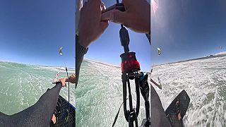 video Kitesurferi milujú lietanie, musí však poriadne fúkať