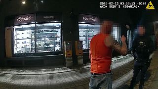 Dráma v centre Bratislavy Muž behal po ulici s nožom v ruke! Pokrikoval extrémis