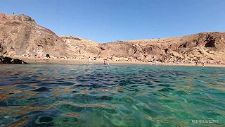 video Šnorchlovanie na najznámejšej pláži ostrova Lanzarote - Playa Papagayo