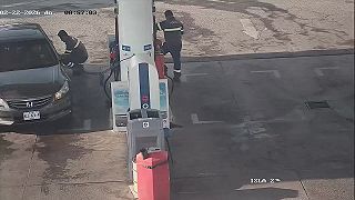 video Smrť narkobaróna El Mencha vyvolala v Mexiku vlnu násilia, podpaľovali benzínky