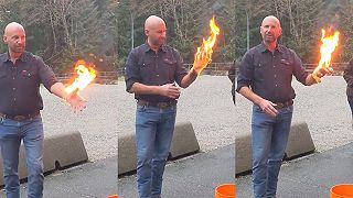 video Tento chlapík to asi s ohňom vie?!