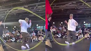 video Ko_ya.reg posunul skákanie cez dve švihadlá na novú úroveň