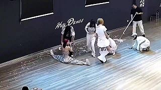 video Posadím sa na zadok a je upratané raz-dva