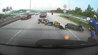 video Motorkári padali ako hrušky