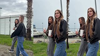 video Dievčatá 2003 a 2006 a chlapi 1990 a 1989 v BMW X5