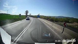 video Stojí, stojí a kuká ako Bazmeg do poľa (klasiky slovenského internetu)
