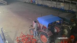 video Radžeš si doprial traktorovú masáž
