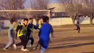 video „Futbalový múr” opili suchým rožkom