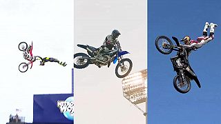 video Zopár brutálnych motokrosových skokov, asi im dal Red bull krídla!