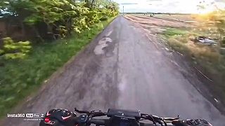 video Zajac poľný nemá rád Maďarov na elektrických kolobežkách
