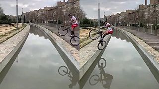 video Ten malý vodný kanál zvládnem, cyklotrial milujem!