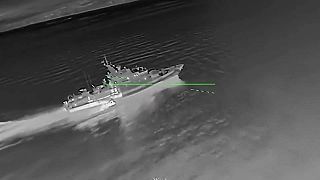video Nočný úder ukrajinských dronov zasiahol ruskú loď aj železničnú techniku