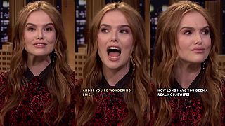 video Herečka Zoey Deutch dokáže napodobniť ženy, ktoré si dali spraviť lifting tváre
