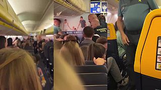 Opitý cestujúci Ryanairu zaútočil na policajta počas letu z Edinburghu