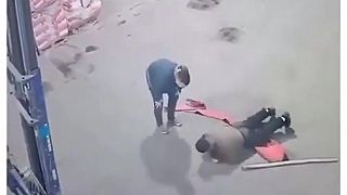video Kolega sa trocha nudil v práci, tak si vymyslel zábavku (zaslúži si potlesk)