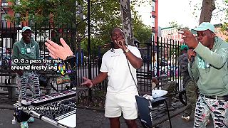 video Mobilný DJ prišiel medzi brooklynských gangstríkov, z ich RAPU zostal prekvapený