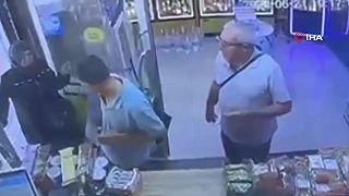 video Žena sa pokúsila zabiť manžela kvôli rozvodu, pištoľ sa však zasekla