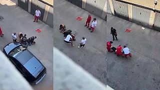 Muž zomrel po zásahu polície slzným plynom v Bologni