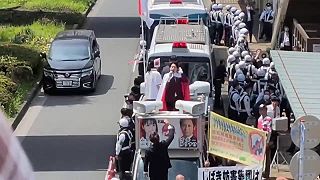 video Japonci protestujú proti výstavbe dvojposchodovej mešity v meste Fudžisawa