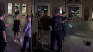 video Násilie voči Ukrajincom v Poľsku: Ženy zaútočili na skupinku mužov