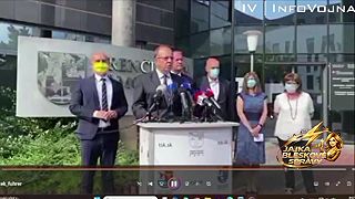 Keď dáš skrytým fašistom moc, môžeš skončiť na fronte ani nebudeš vedieť ako