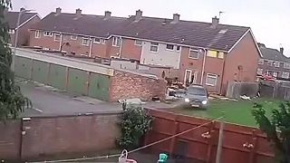 Gangsterská vojna v Middlesborough eskaluje: auto narazilo do múru