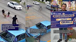 video Manažér supermarketu v Mexiku zachránil dievča pred autami a získal odmenu