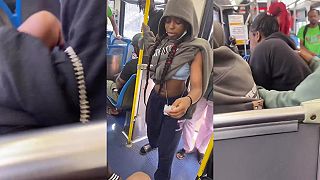 Násilná bitka tínedžerov na autobuse v Chicagu, dospelí len filmovali