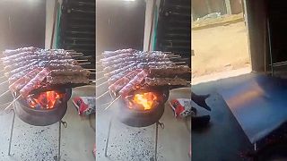 video A takto si tu mi pekne grilujeme špízy