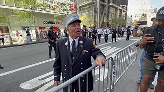 Požiarnik z New Yorku napadol aktivistu v kostýme Elma počas spomienok na 11.9.