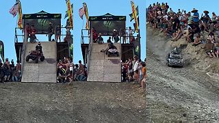 video Tie najlepšie momenty zo zjazdu z kopca na detských autíčkach
