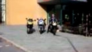 Chlap na motorke